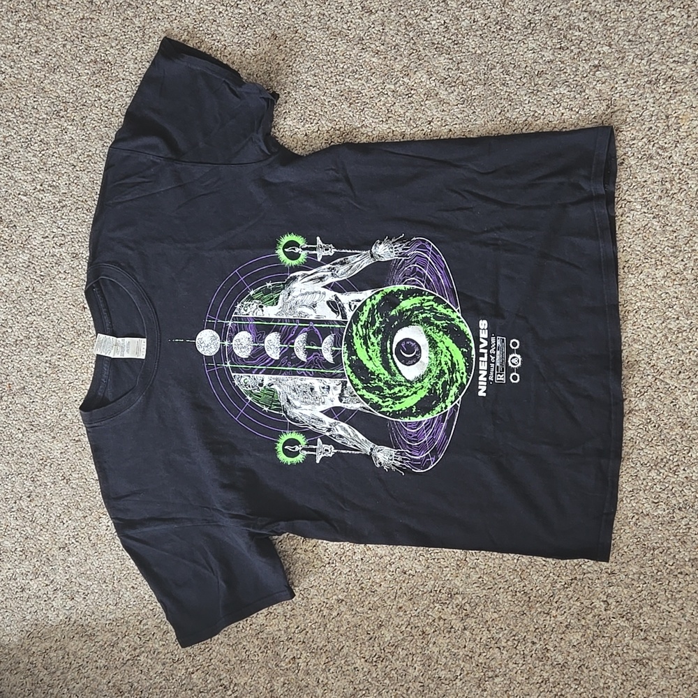 Graphic t shirt
